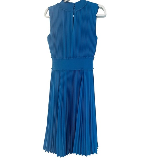 Nanette Lepore Elegant Blue Pleated Dress Sleeveless Sz 8 - Picture 5 of 10
